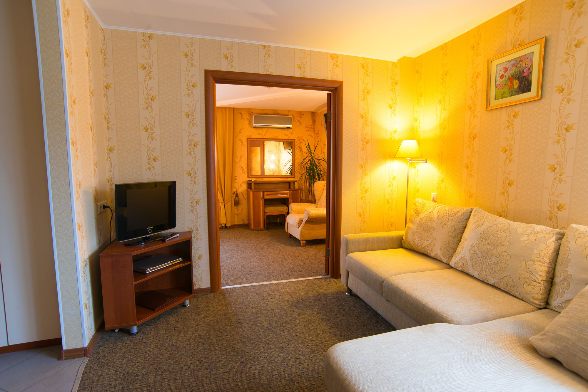 Suite Hotel Ekaterinburg Bagian luar foto